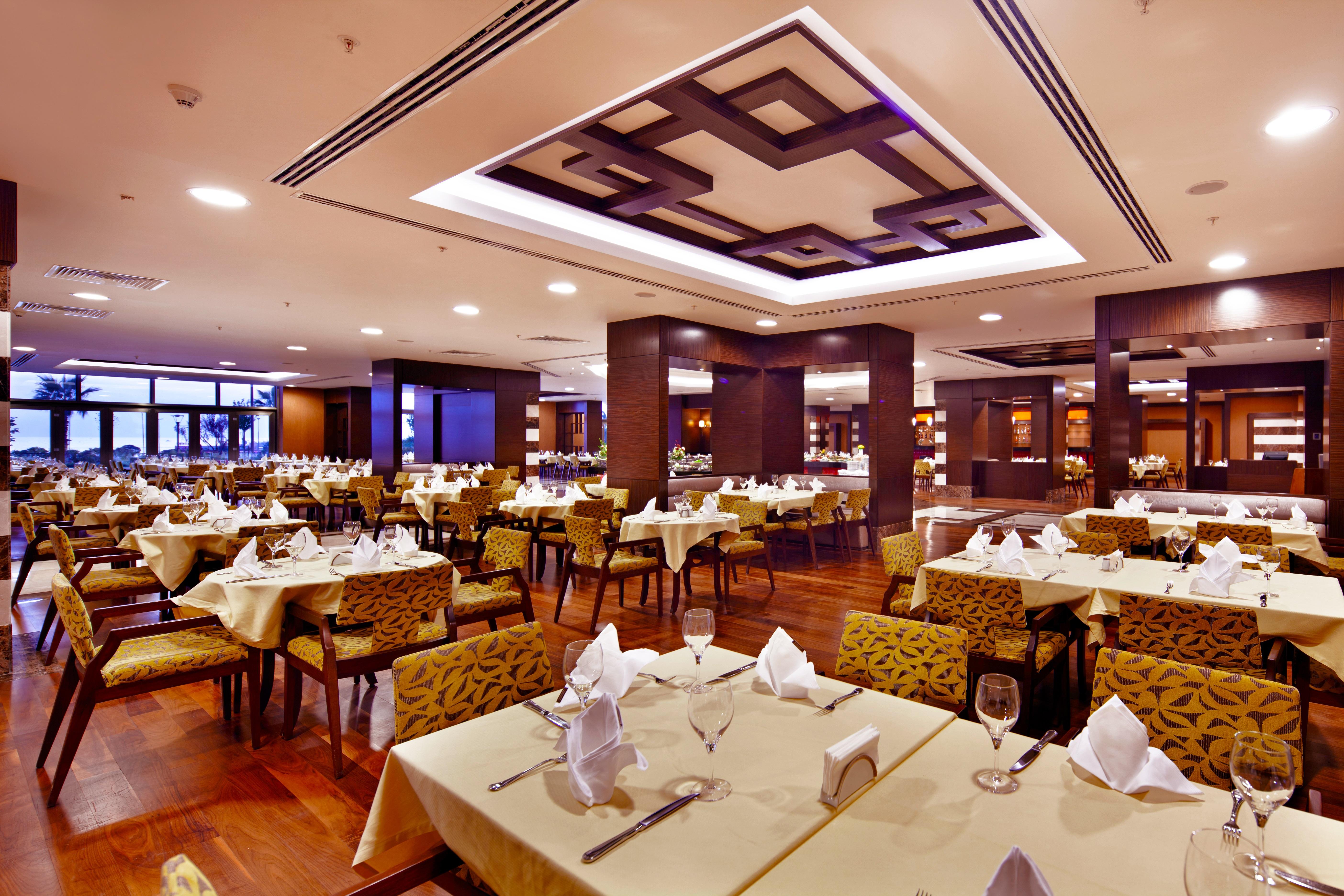 The Green Park Pendik Hotel Istanbul Exterior photo The restaurant